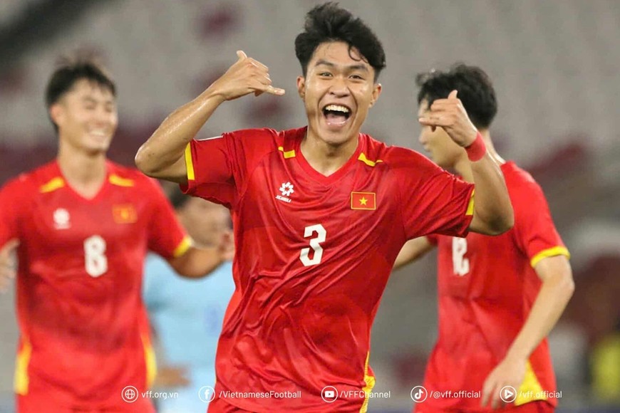 Lý Đức sẽ chuyển sang câu lạc bộ CAHN. Ảnh: VFF
