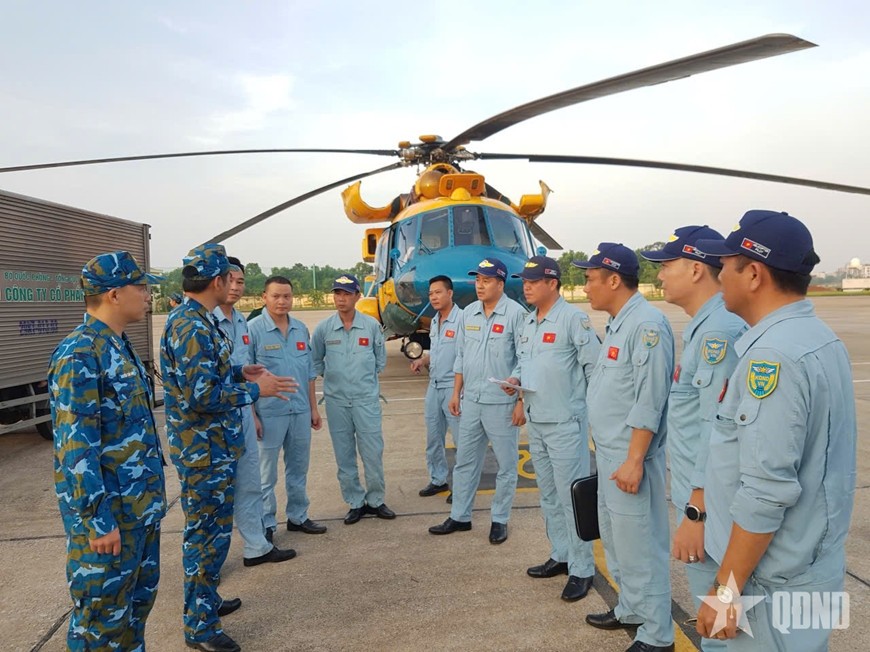 Trao đổi phương án trước cất cánh.