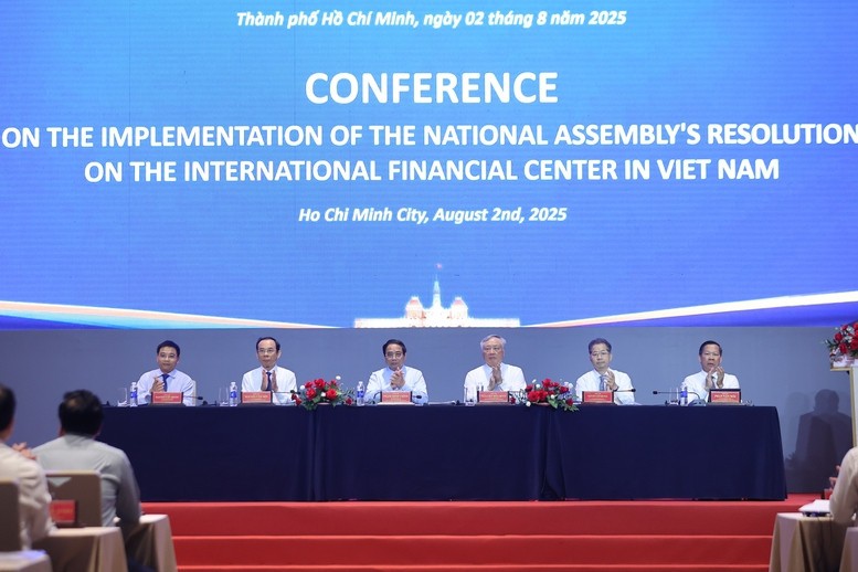 Thủ tướng Phạm Minh Chính chủ trì Hội nghị triển khai Nghị quyết của Quốc hội về Trung tâm tài chính quốc tế tại Việt Nam - Ảnh: VGP/Nhật Bắc