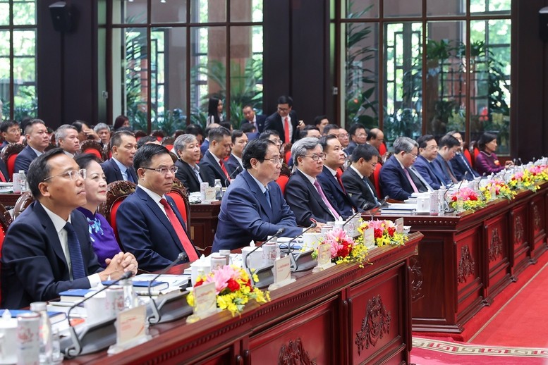 Thủ tướng Chính phủ Phạm Minh Chính và các đại biểu dự Đại hội đại biểu Đảng bộ Tập đoàn Công nghiệp – Năng lượng Quốc gia Việt Nam - Ảnh: VGP/Nhật Bắc