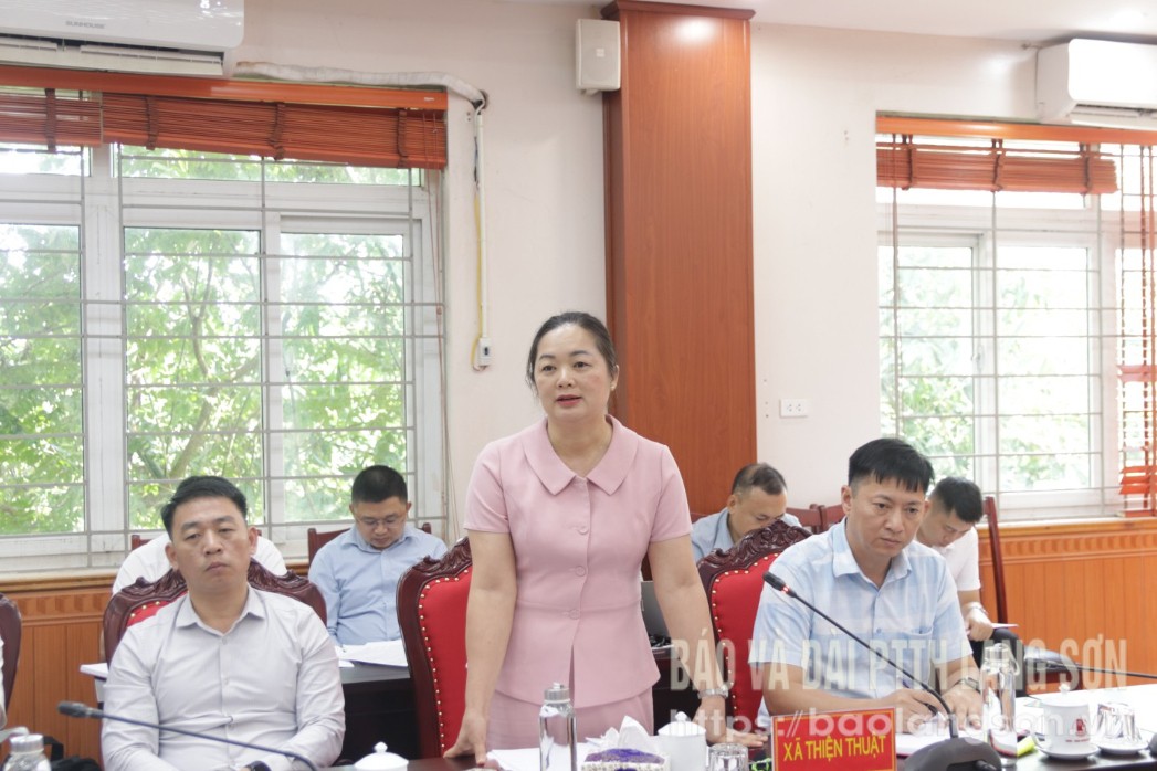 Lãnh đạo xã Thiện Thuật kiến nghị một số nội dung tại buổi làm việc