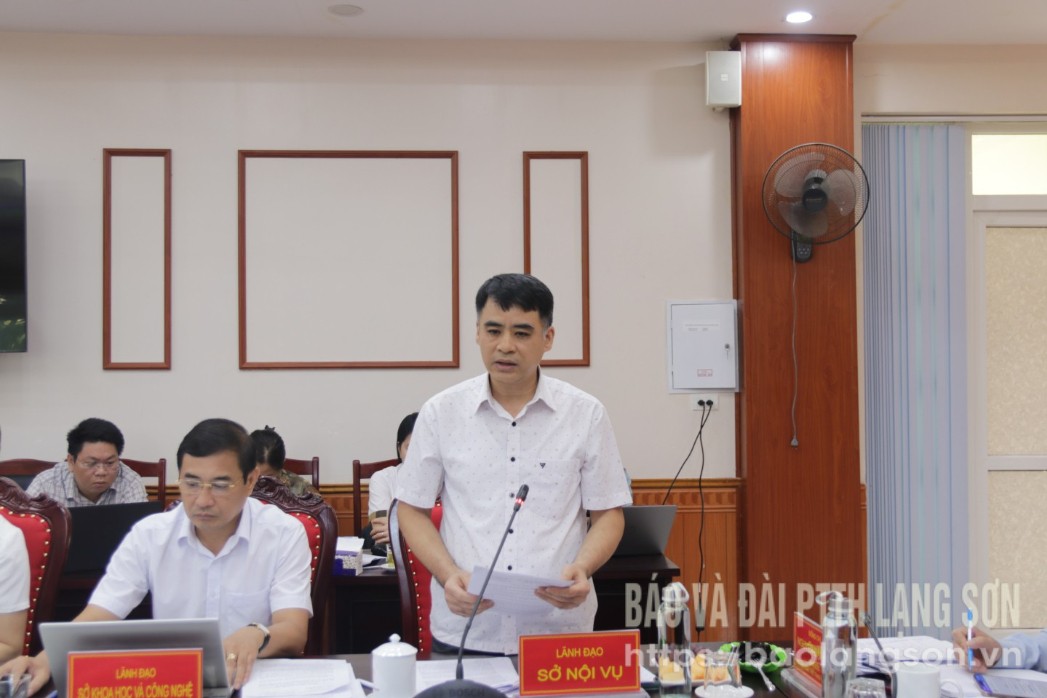 Lãnh đạo Sở Nội vụ trao đổi làm rõ một số nội dung tại buổi làm việc
