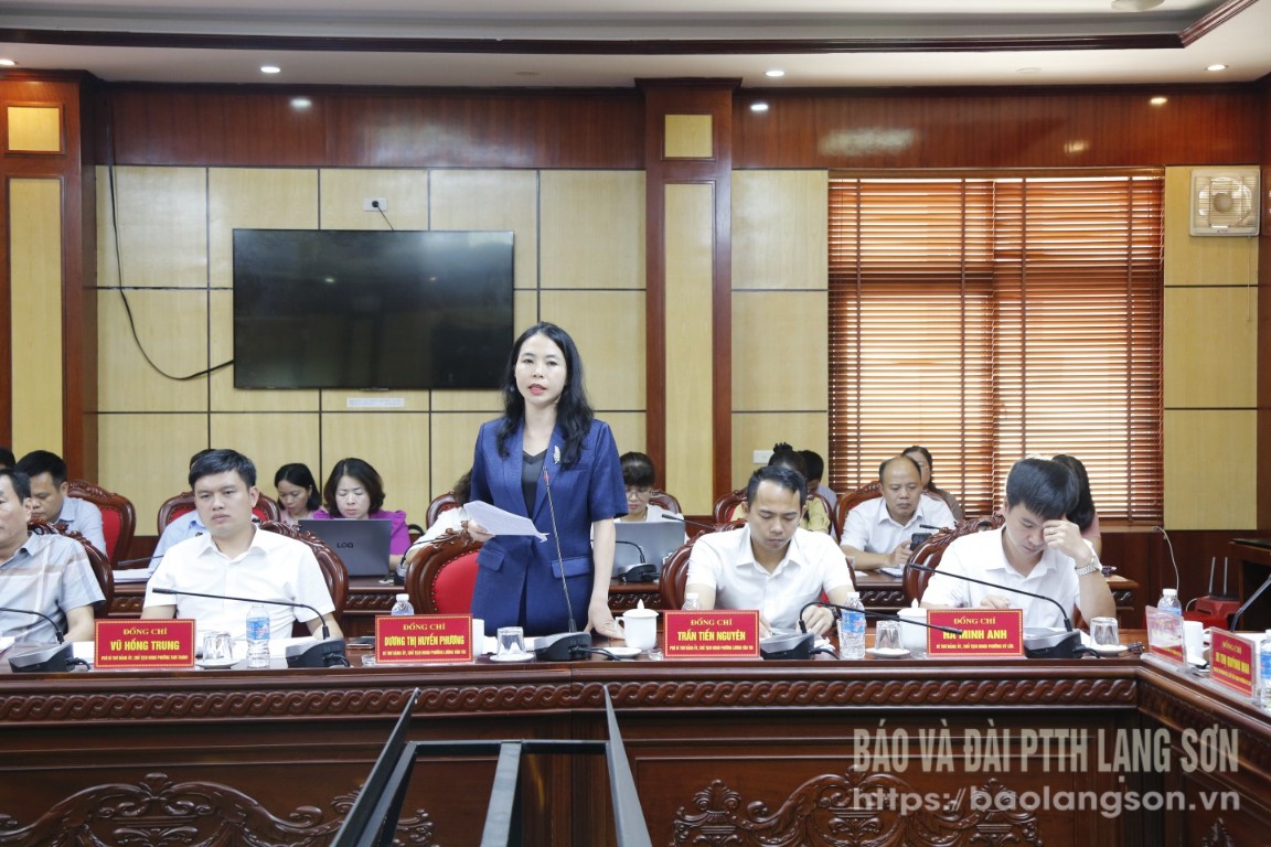 Lãnh đạo Đảng ủy phường Lương Văn Tri phát biểu ý kiến tại buổi làm việc