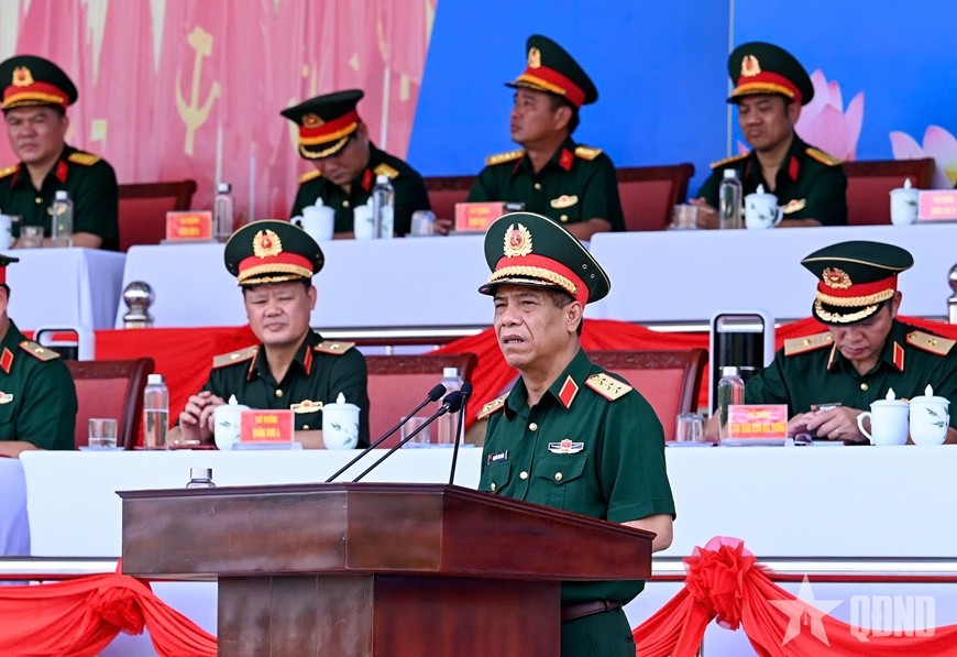 Thượng tướng Nguyễn Văn Nghĩa, Phó tổng Tham mưu trưởng Quân đội nhân dân Việt Nam, Trưởng tiểu ban diễu binh, diễu hành chủ trì buổi tổng hợp luyện 