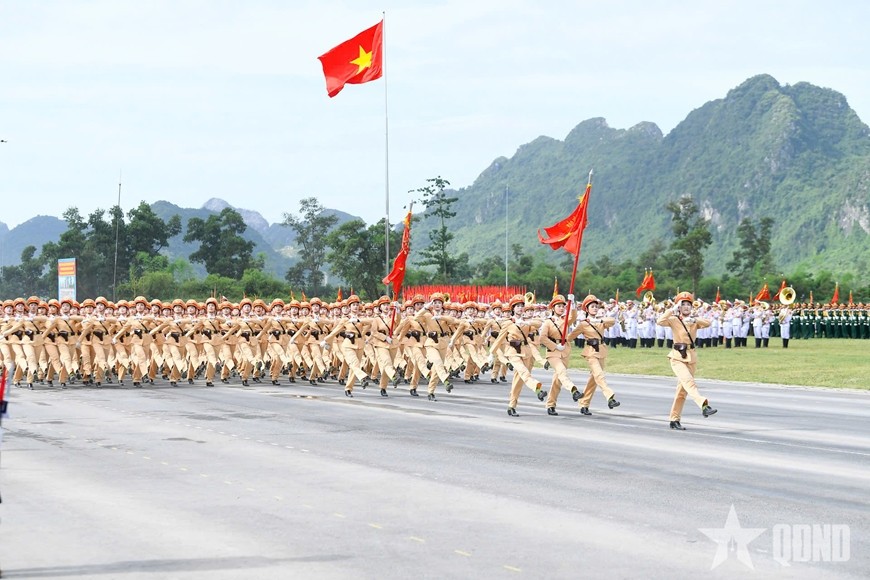  Khối nữ Cảnh sát giao thông tại tổng hợp luyện lần thứ hai