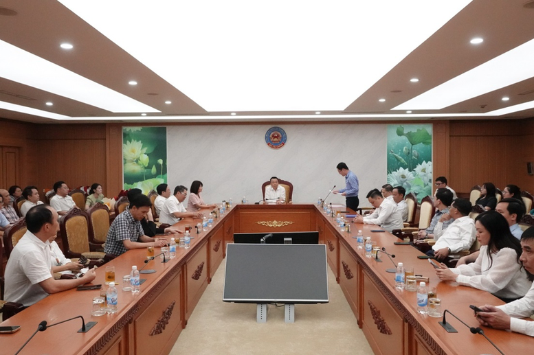 Thứ trưởng Bộ Tài chính Nguyễn Đức Chi chủ trì hội nghị lưu hành các quyết định điều động, bổ nhiệm