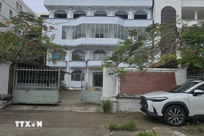 Trụ sở cơ quan Sở Văn hóa, Thể thao và Du lịch tỉnh Cà Mau (trên đường Phan Ngọc Hiển, thành phố Cà Mau) không còn sử dụng sau khi di dời về vị trí mới. (Ảnh: Kim Há/TTXVN)