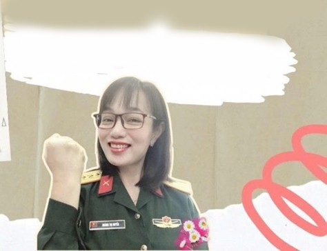 10 năm trước Thiếu tá Hoàng Thị Huyền thường xuyên bị ngất và phải sống nhờ vào máu của người hiến tặng. Ảnh: NVCC