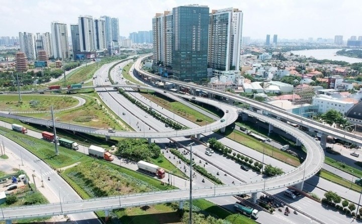 Khối lượng giải ngân đầu tư công trong tháng 7 đạt 69.728 tỷ đồng, vượt cùng kỳ năm 2024 về cả tỷ lệ và số tuyệt đối. (Ảnh minh họa)