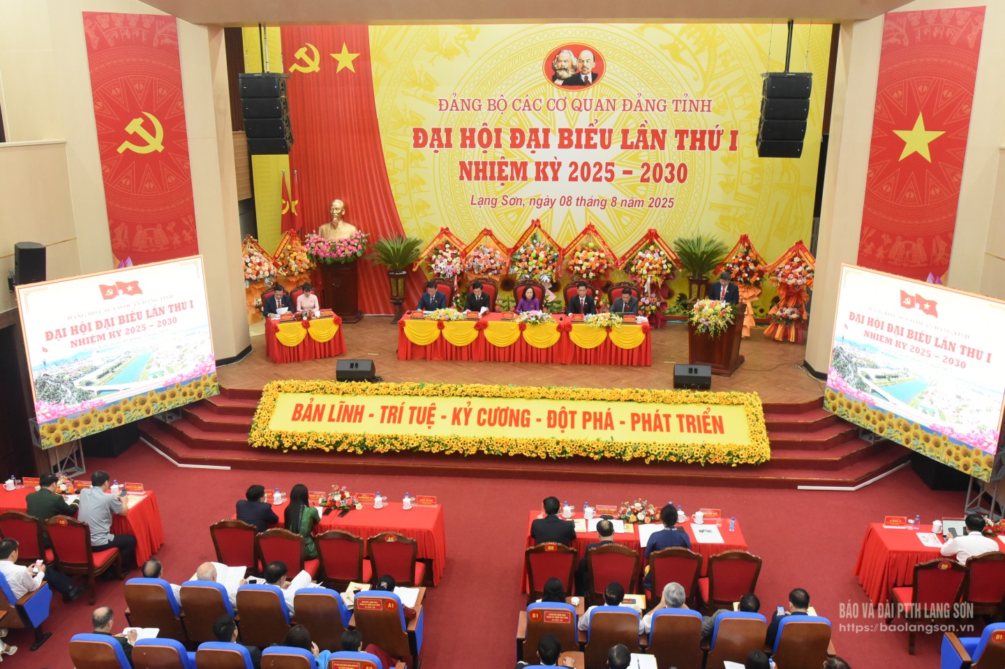 Toàn cảnh đại hội