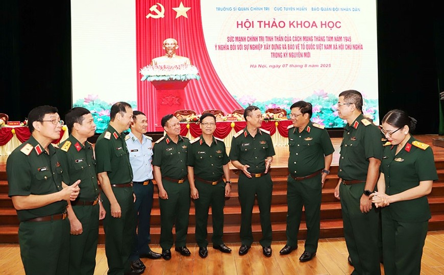 Các đại biểu trao đổi nội dung hội thảo. Ảnh: KINH BẮC
