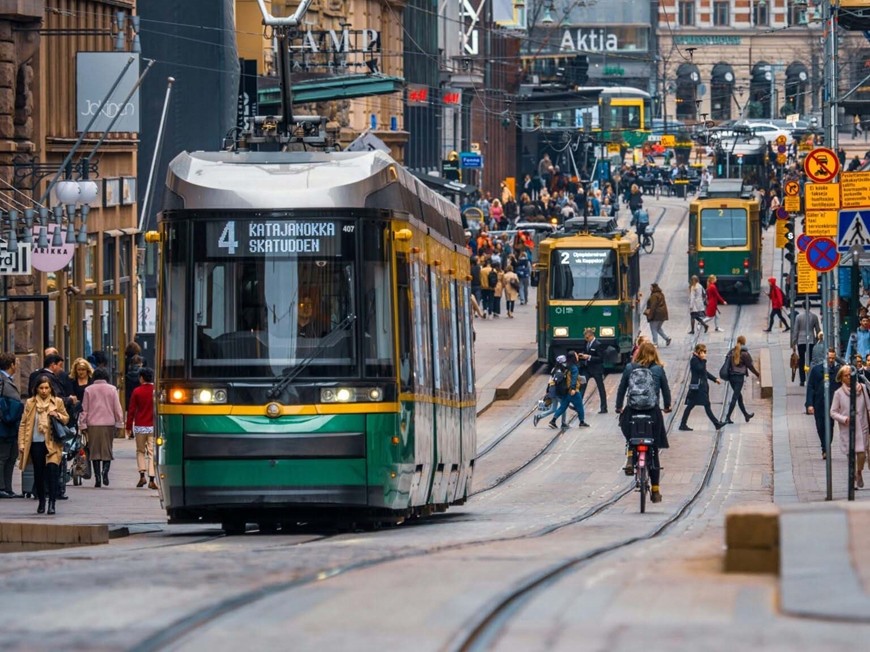 Thủ đô Helsinki khuyến khích mạnh mẽ việc sử dụng phương tiện giao thông công cộng và xe đạp. Ảnh: ZME Science