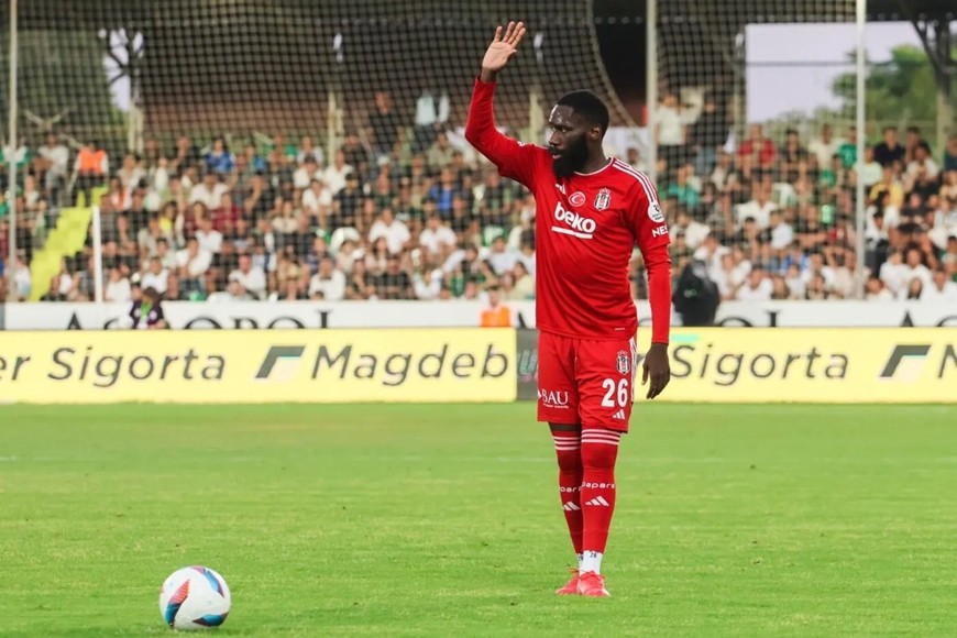 Arthur Masuaku gia nhập Sunderland. Ảnh: SO FOOT