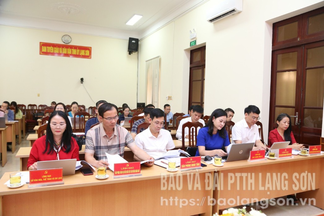 Các đại biểu tham dự hội nghị