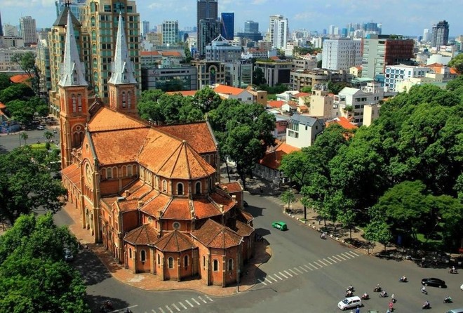 Một góc cổ kính của Thành phố Hồ Chí Minh giữa nhịp sống sôi động. (Ảnh: CTV/Vietnam+)