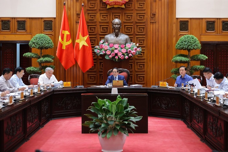Thủ tướng Phạm Minh Chính chủ trì cuộc họp của Thường trực Chính phủ về công tác chuẩn bị tổ chức lễ khánh thành, khởi công các dự án, công trình chào mừng kỷ niệm 80 năm Quốc khánh - Ảnh: VGP/Nhật Bắc