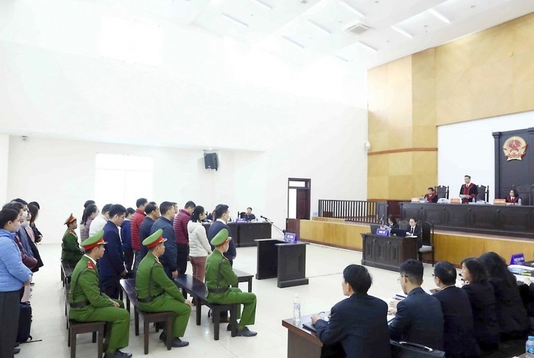 Quang cảnh phiên tòa xét xử vụ án “Chuyến bay giải cứu”. (Ảnh: Nguyễn Hùng)