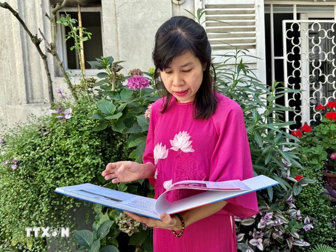 Tiến sỹ Hoàng Thị Hồng Hà, nhà nghiên cứu văn hóa Việt Nam đồng tác giả cuốn sách ảnh đề 