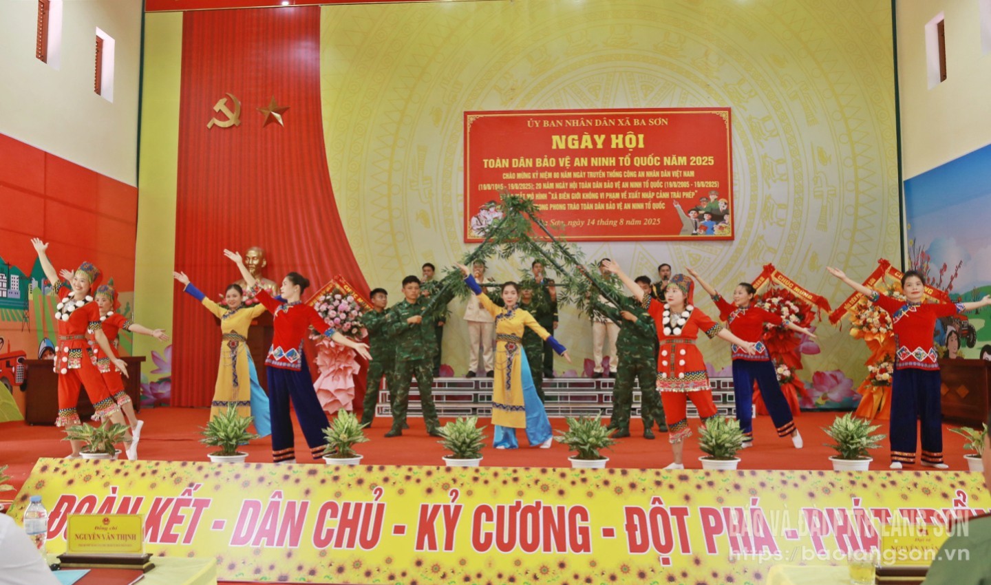 Chương trinh văn nghệ chào mừng ngày hội