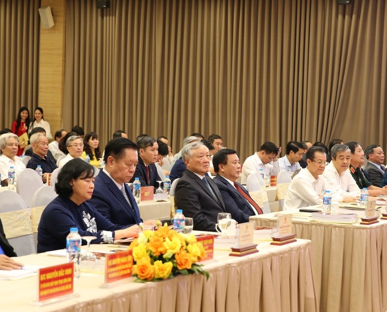Phó Thủ tướng Thường trực Chính phủ Nguyễn Hòa Bình và các đại biểu dự Hội thảo khoa học Quốc gia với chủ đề 