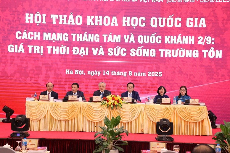 Các đồng chí lãnh đạo chủ trì Hội thảo - Ảnh: VGP/Nguyễn Hoàng