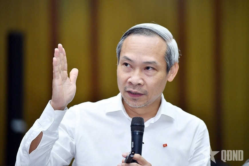 Đồng chí Phan Đức Hiếu, Ủy viên Thường trực Ủy ban Kinh tế và Tài chính của Quốc hội phát biểu tại tọa đàm.
