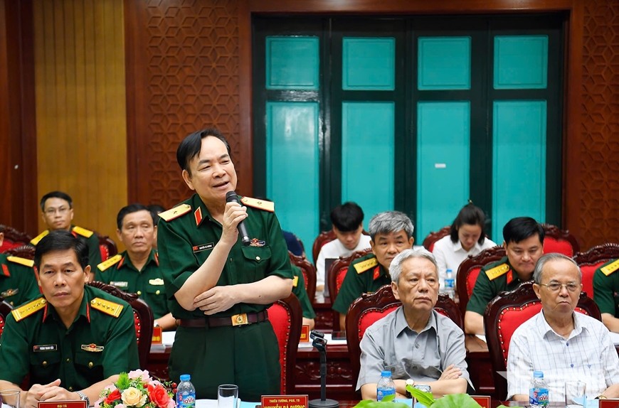 Thiếu tướng, PGS, TS, NGND Nguyễn Bá Dương, Phụ trách Nhóm Chuyên gia 35 Quân ủy Trung ương phát biểu tại tọa đàm“Phát huy tinh thần Cách mạng Tháng Tám xây dựng đất nước phồn vinh, hạnh phúc” do Báo Quân đội nhân dân tổ chức, ngày 14-8-2025.