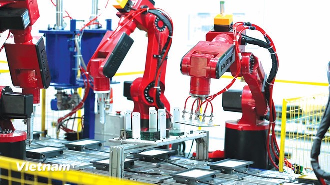 Việc cố gắng giữ ổn định mặt bằng lãi suất cũng là một trong những giải pháp góp phần quan trọng vào việc kích thích tiêu dùng và đầu tư. (Ảnh: Vietnam+)
