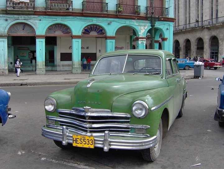 Dòng Plymouth Deluxe. (Nguồn ảnh: Wikipedia)