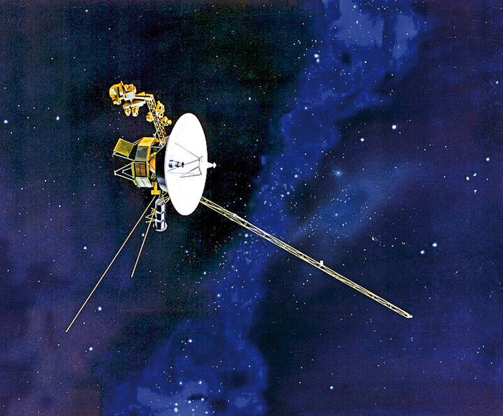 Voyager 1 và Voyager 2 là hai tàu vũ trụ duy nhất của loài người vượt khỏi nhật quyển – lớp “bong bóng” tạo từ hạt và từ trường của Mặt trời, bao quanh Hệ Mặt trời.