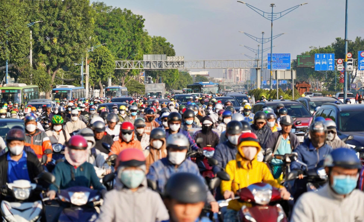 Chuyên gia cho rằng mấu chốt để giảm ô nhiễm không khí là giảm lượng xe cá nhân chứ không phải chuyển từ nhiên liệu này sang nhiên liệu khác.