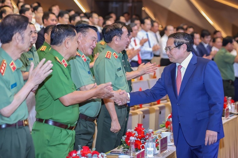 Thủ tướng và các đồng chí lãnh đạo Bộ Công an dự Đại hội Thi đua “Vì an ninh Tổ quốc” lần thứ 9 vào ngày 6/8 vừa qua. Ảnh: VGP/Nhật Bắc
