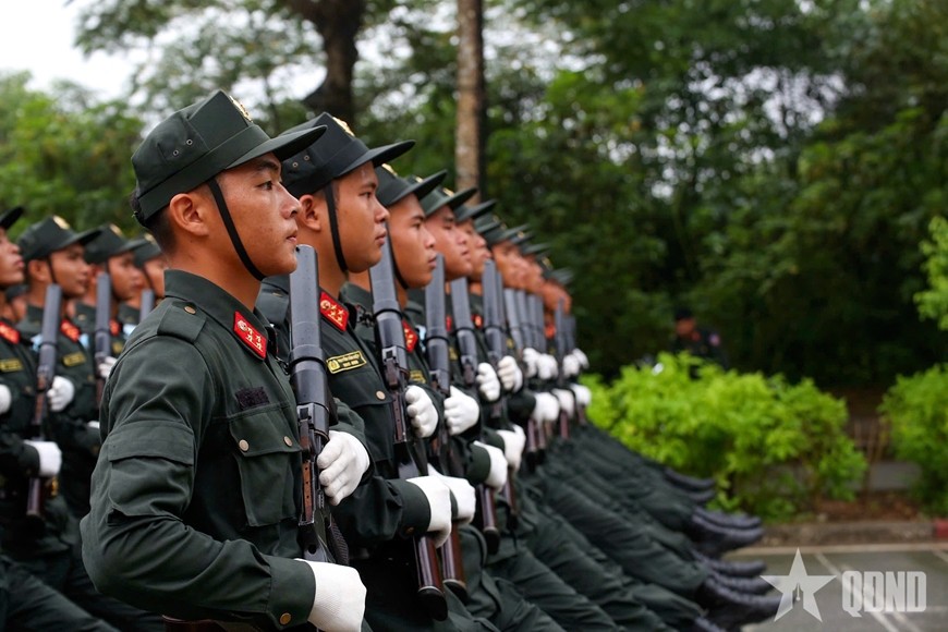 Lực lượng cảnh sát cơ động với hai khối: Sĩ quan và chiến sĩ dự bị chiến đấu.