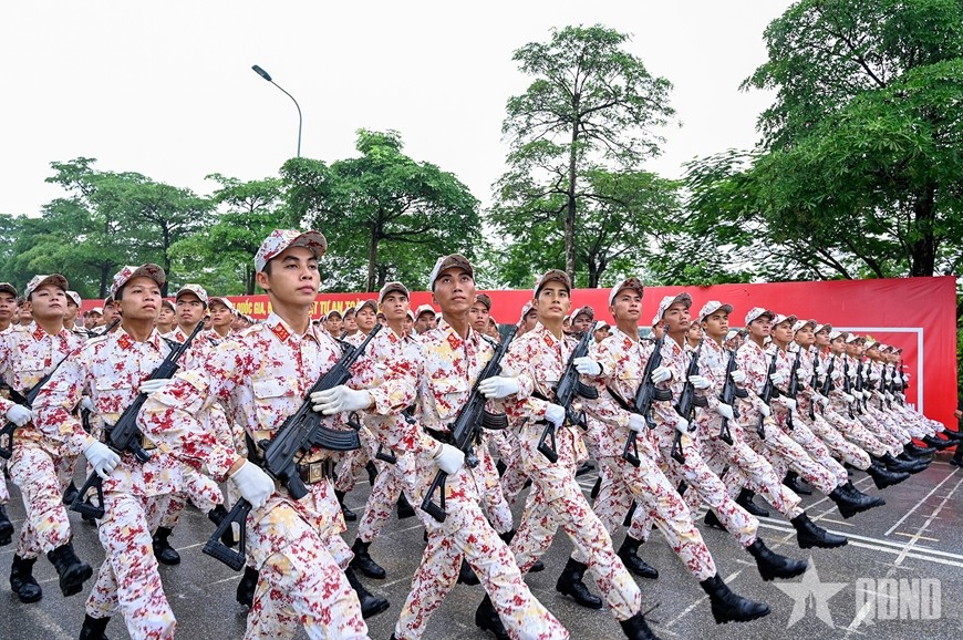  Thành viên các khối đa phần còn rất trẻ, song dưới sự hướng dẫn tận tình của đội ngũ giáo viên huấn luyện, tất cả đều luyện tập chăm chỉ, nghiêm túc.