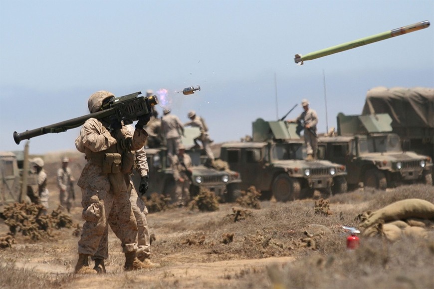 Phóng tên lửa từ hệ thống tên lửa phòng không vác vai FIM-92 Stinger. Ảnh: Christopher O'Quin, Thủy quân Lục chiến Mỹ 