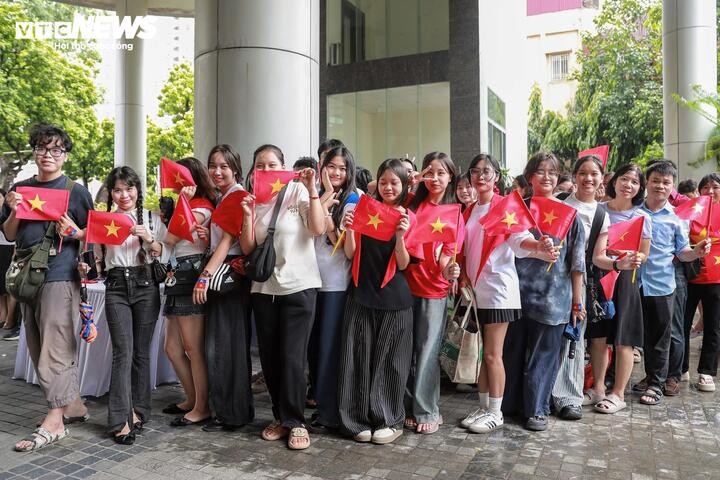 Ban Tổ chức thông báo điều chỉnh quy trình đón khách nhằm mang đến trải nghiệm trọn vẹn, an toàn và ý nghĩa khi tham gia “Trở về thời khắc thiêng liêng
