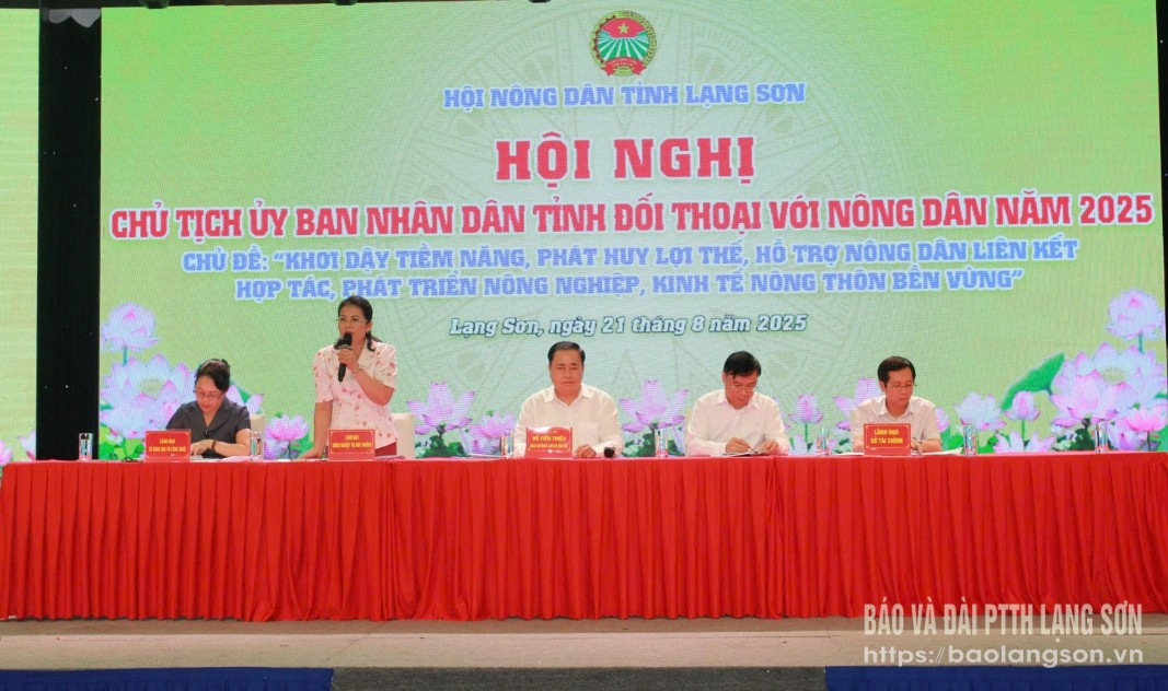 Lãnh đạo Sở Nông nghiệp và Môi Trường trả lời câu hỏi của đại biểu