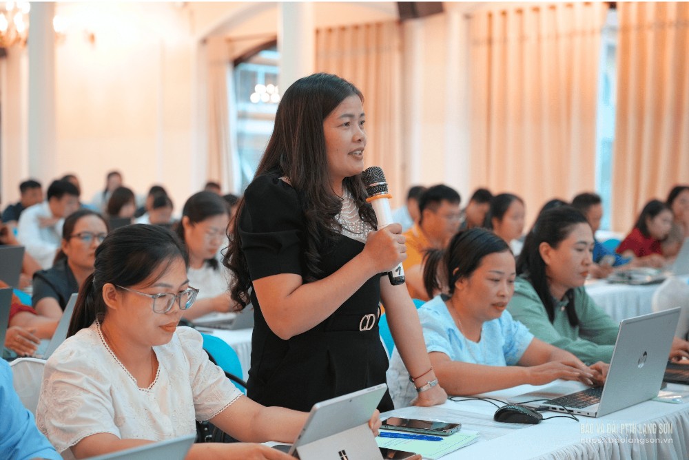 Đại biểu trao đổi thảo luận tại chương tập huấn
