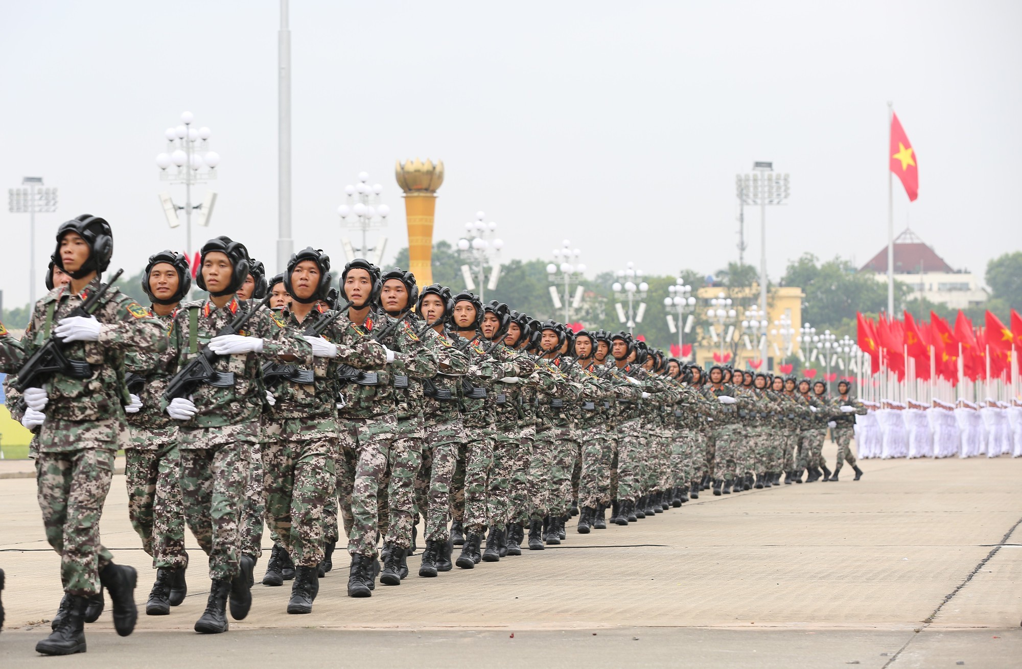 Các khối Quân đội lần đầu hợp luyện diễu binh, diễu hành trên Quảng trường Ba Đình.
