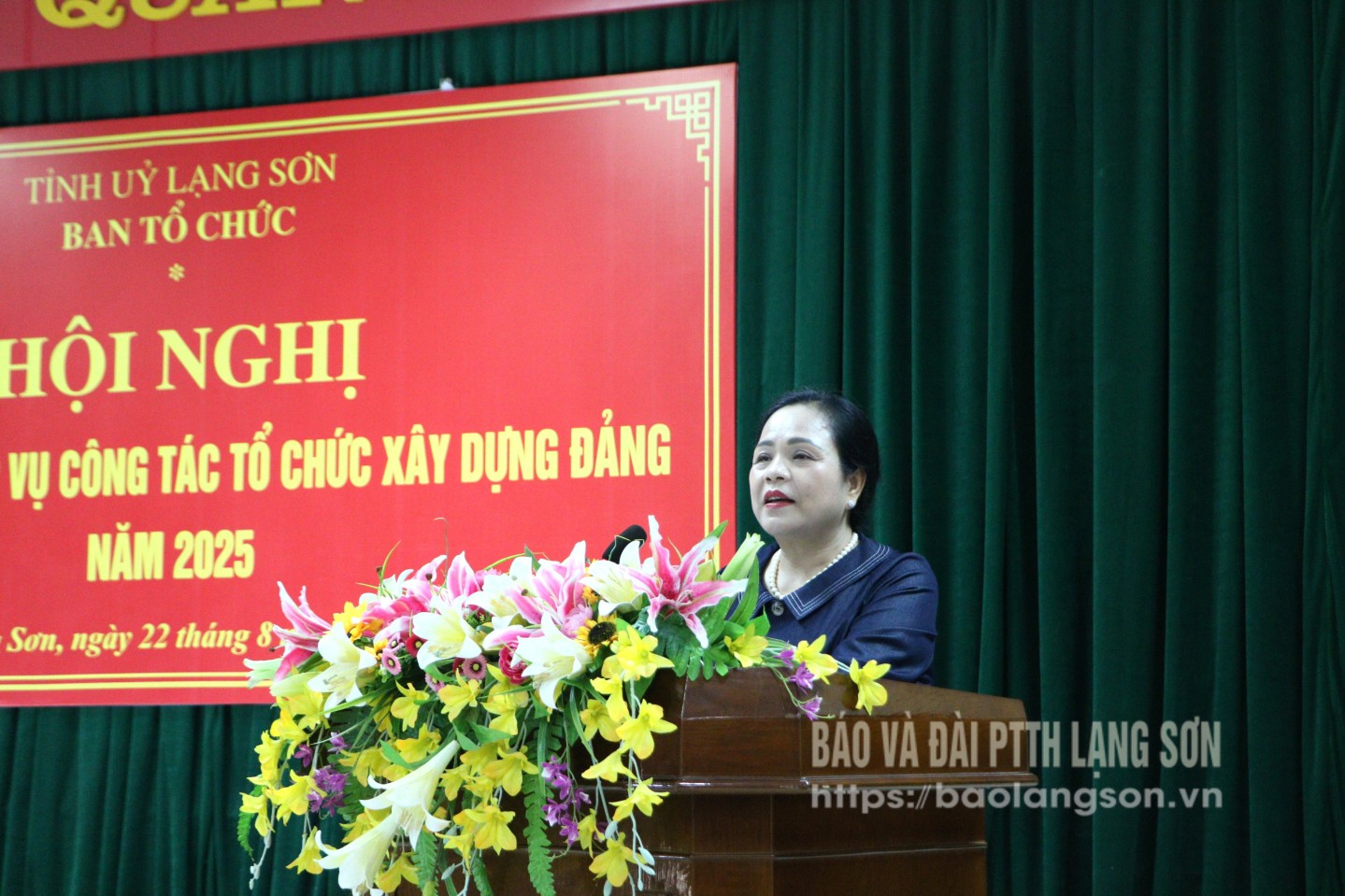 Đồng chí Giáp Thị Bắc, Ủy viên Ban Thường vụ Tỉnh ủy, Trưởng Ban Tổ chức Tỉnh ủy phát biểu tại hội nghị