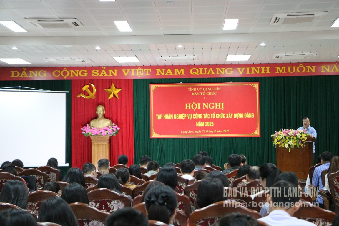 Quang cảnh hội nghị
