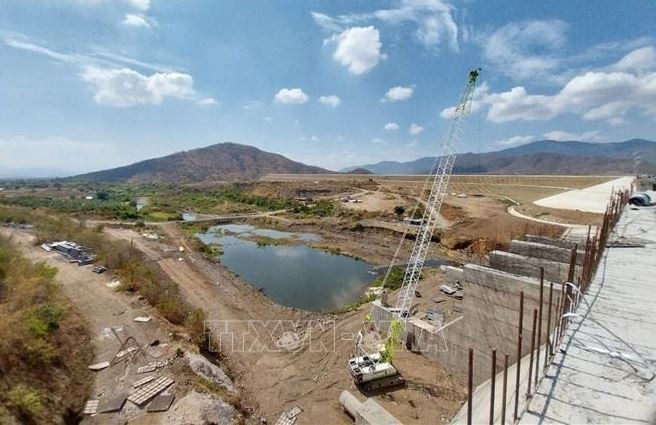 Dự án “Chống hạn, xói lở, ngập lụt thích ứng biến đổi khí hậu tỉnh Ninh Thuận” sử dụng vốn vay của AFD. (Ảnh: Công Thử/TTXVN)