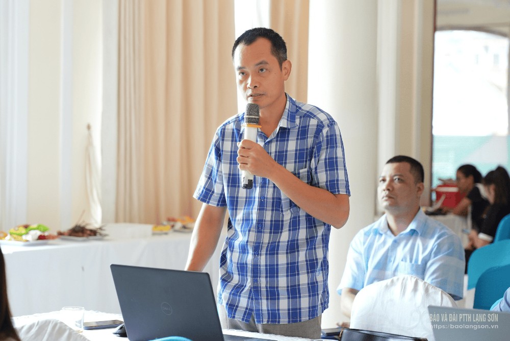 Đại biểu trao đổi thảo luận tại hội nghị