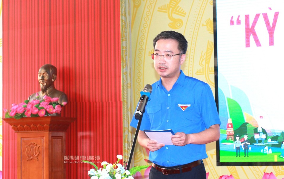 Đồng chí Nguyễn Tường Lâm, Bí thư Ban Chấp hành Trung ương Đoàn, Chủ tịch Hội LHTN Việt Nam phát biểu tại chương trình
