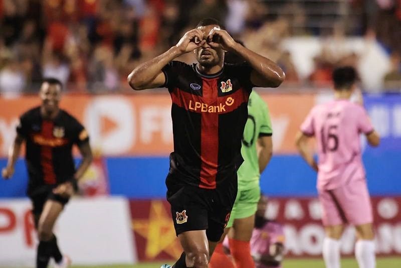 Daniel Da Silva ghi cú đúp bàn thắng cho Ninh Bình FC. Ảnh: Ninh Bình FC