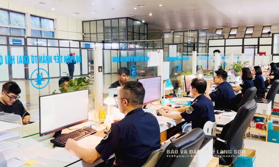 Từ 1/8, công chức hải quan sử dụng con dấu có số hiệu trong thực hiện quy trình thủ tục hải quan