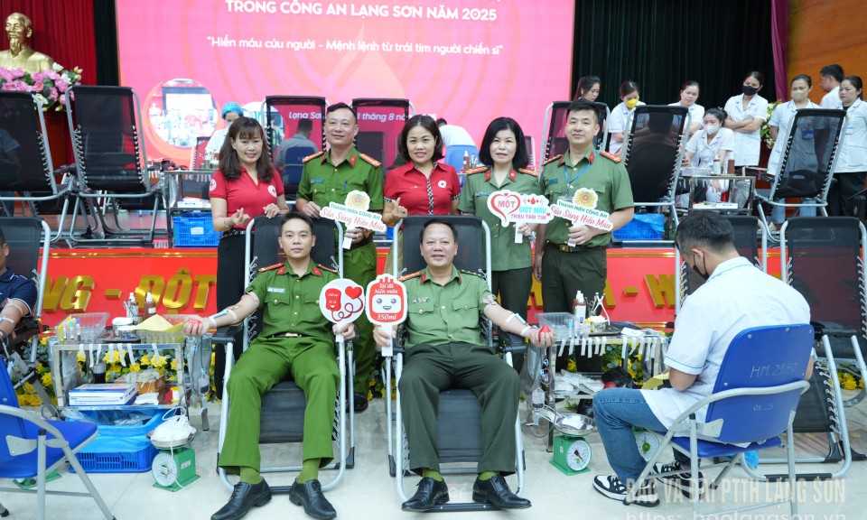 Công an tỉnh Lạng Sơn phối hợp tổ chức Ngày hội hiến máu tình nguyện năm 2025