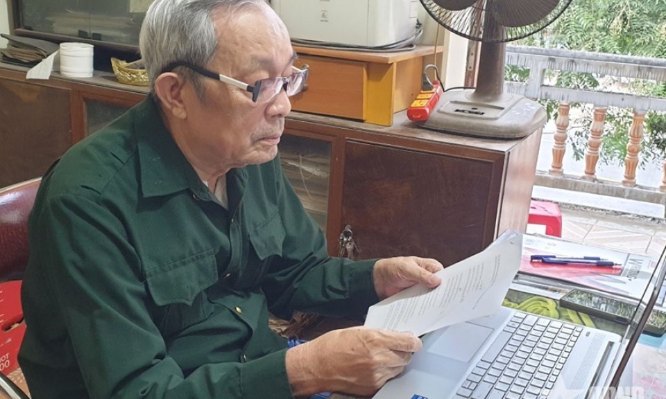 Người đam mê viết sử - Bài 1: Chuyện về “Người lính cầm bút”