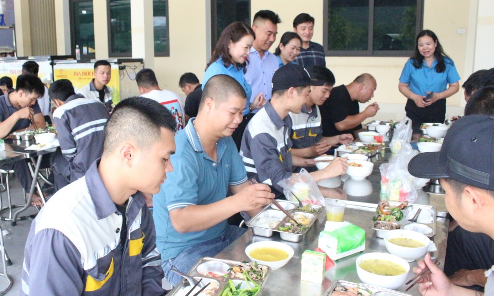 Quan tâm từng bữa ăn ca