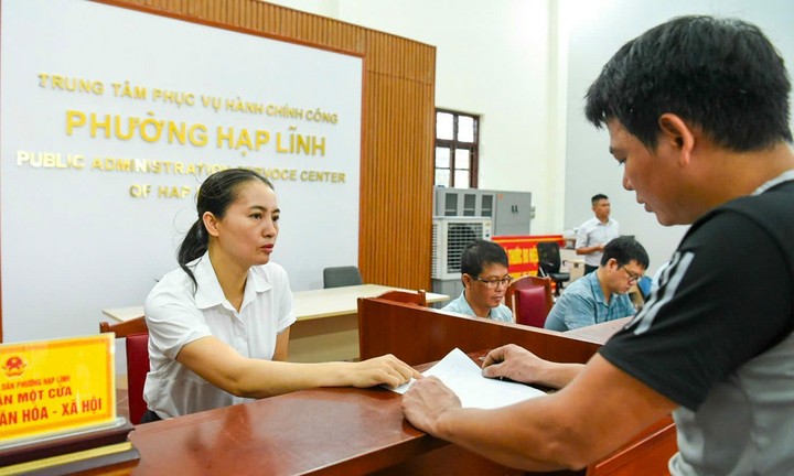 Chính phủ đốc thúc giải quyết chính sách cho cán bộ nghỉ việc sau sáp nhập